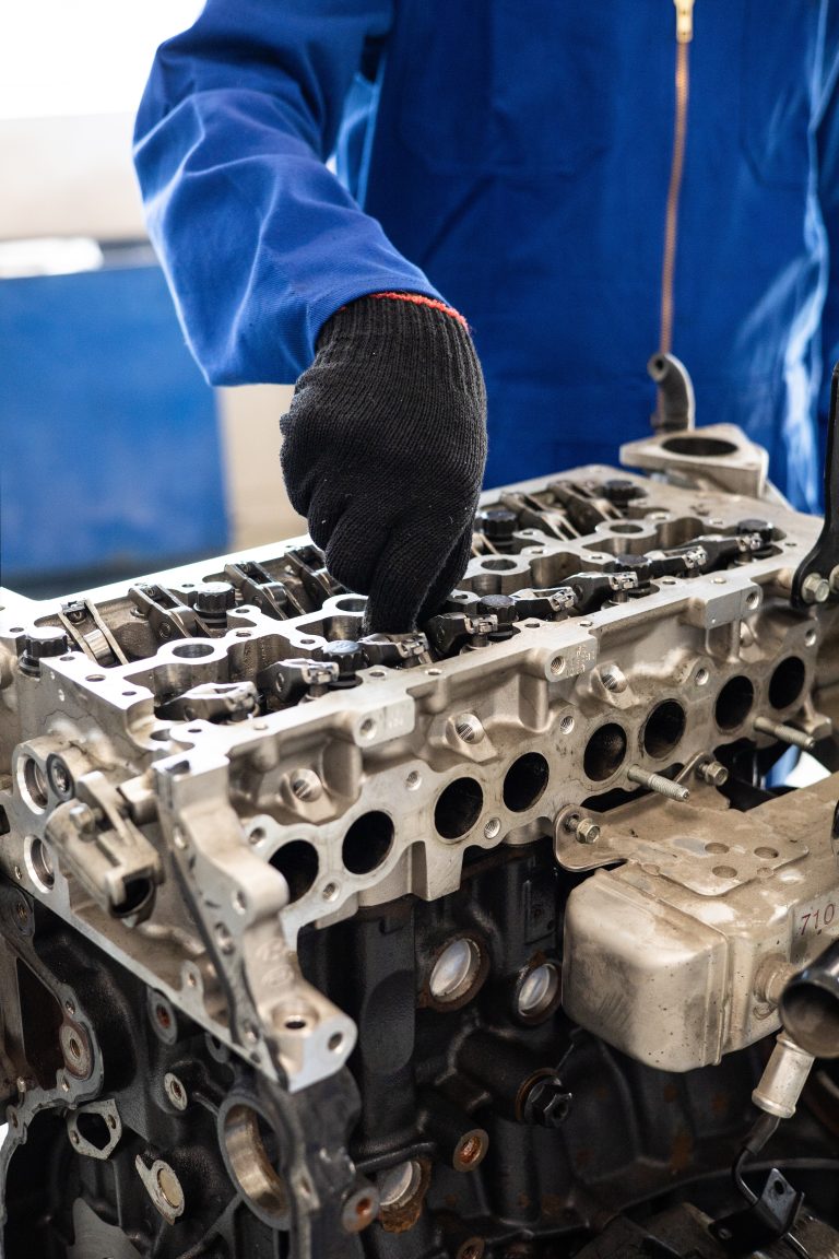Dealership vs Independent Mechanics for Auto Repairs: Choose the Best!